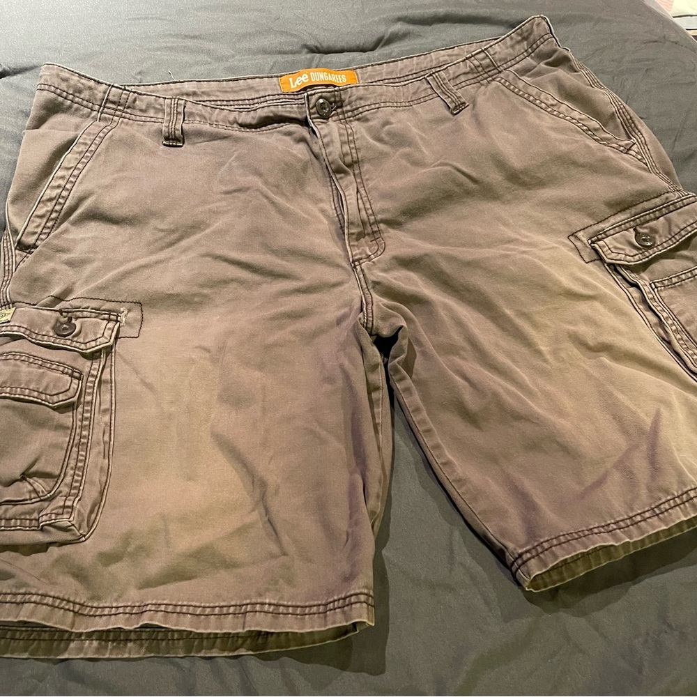 Men’s Lee Dungarees cargo shorts size 42